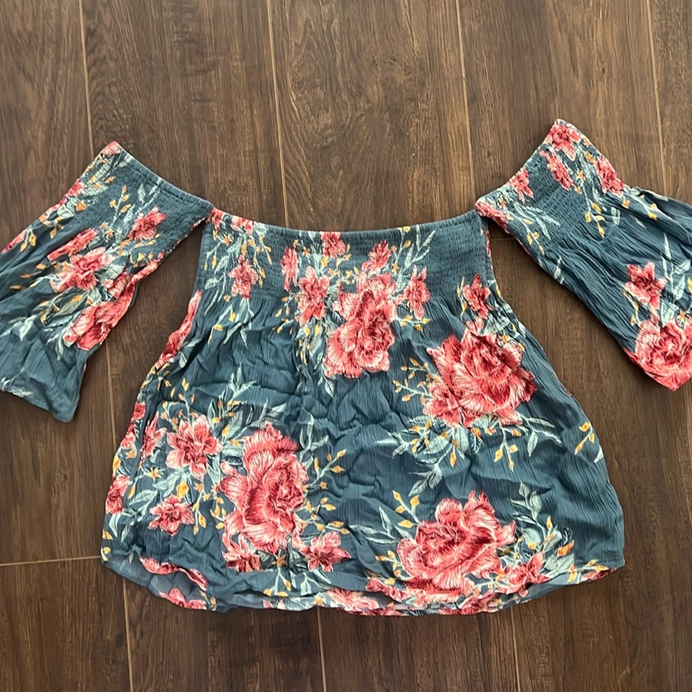 Billabong beachy top